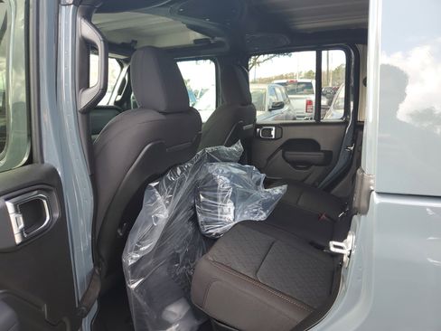 New 2026 Jeep Gladiator Mojave w/ Safety Group image 6