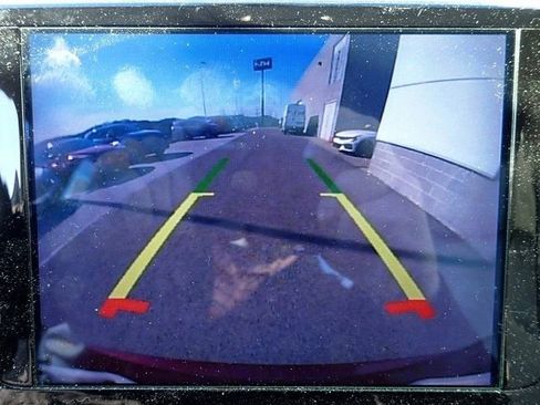 Used 2017 Chrysler Pacifica Touring-L w/ Tire & Wheel Group image 13