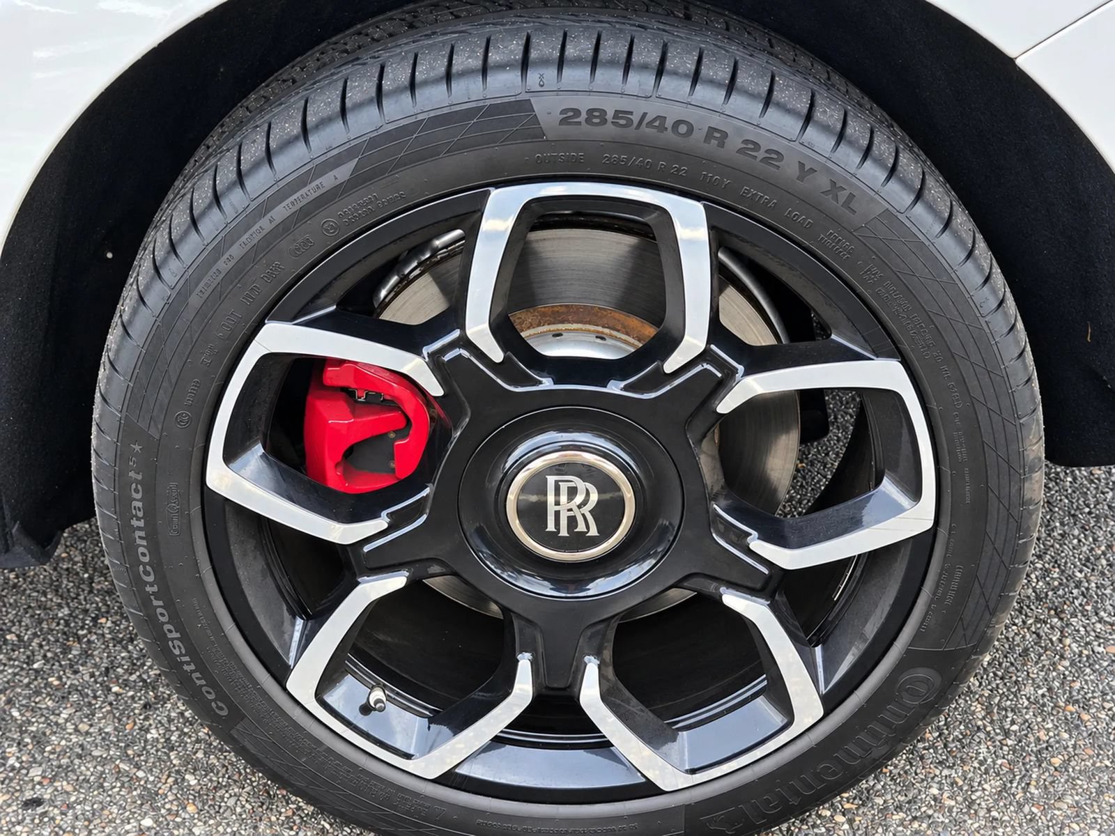 Used 2020 Rolls-Royce Cullinan Black Badge AWD/4WD image 24