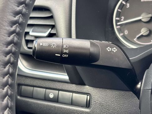 Used 2023 Nissan Rogue SV w/ SV Premium B Package image 28