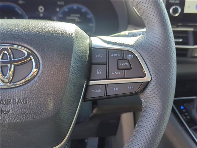 Used 2026 Toyota Sienna Platinum AWD/4WD image 14