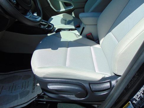 Used 2022 Kia Soul LX image 17