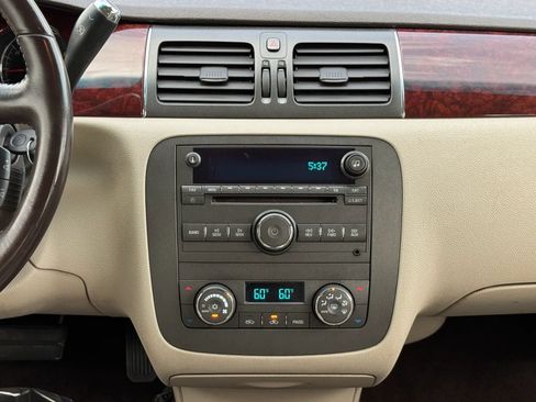 Used 2008 Buick Lucerne CXL w/ Chrome Appearance Package FWD image 21
