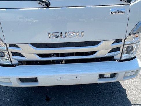 Used 2023 Isuzu NPR RWD image 4