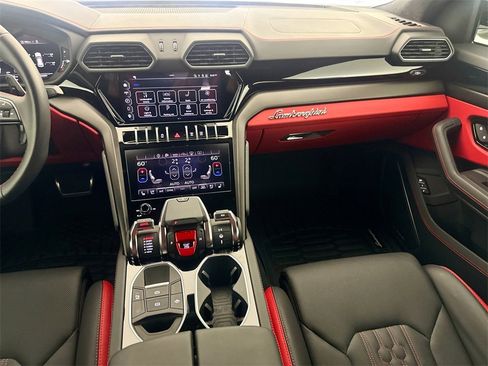 Used 2024 Lamborghini Urus S image 25