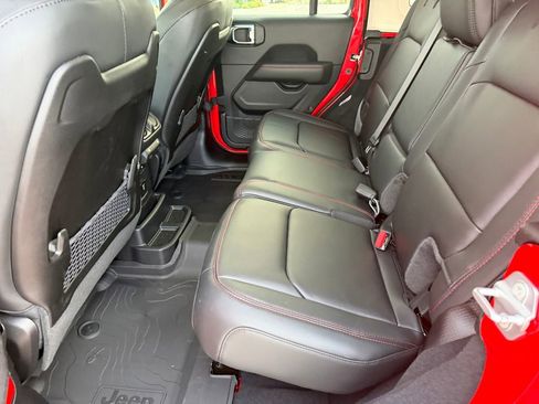 New 2026 Jeep Wrangler Unlimited Rubicon AWD/4WD image 13