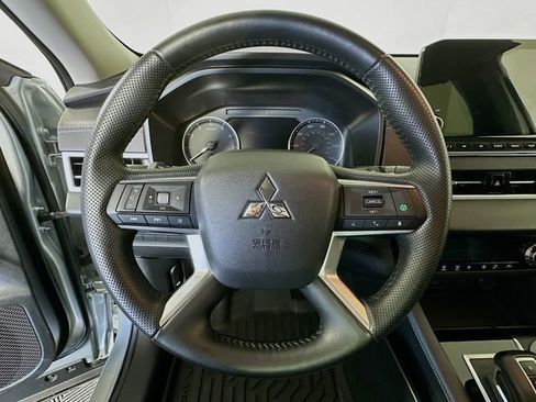 Used 2024 Mitsubishi Outlander SE image 13
