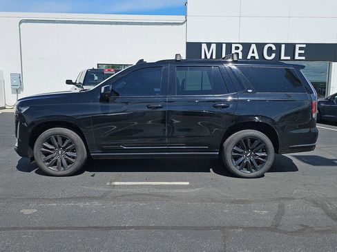 Used 2023 Cadillac Escalade Sport Platinum AWD/4WD image 3