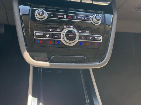 Used 2022 Lincoln Corsair FWD w/ Premium Package image 12