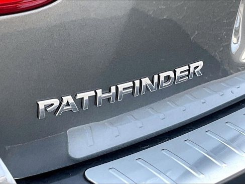 Used 2020 Nissan Pathfinder S image 31