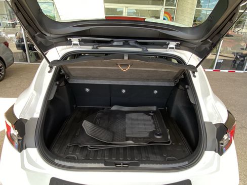 Used 2025 Toyota Corolla SE FWD image 28