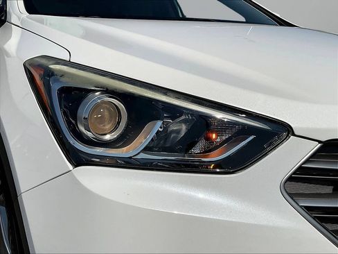 Used 2017 Hyundai Santa Fe Sport AWD/4WD image 29