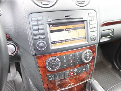 Used 2012 Mercedes-Benz GL 550 4MATIC image 15