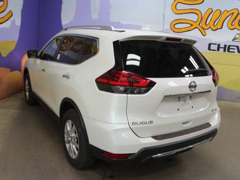 Used 2017 Nissan Rogue SV AWD/4WD image 6