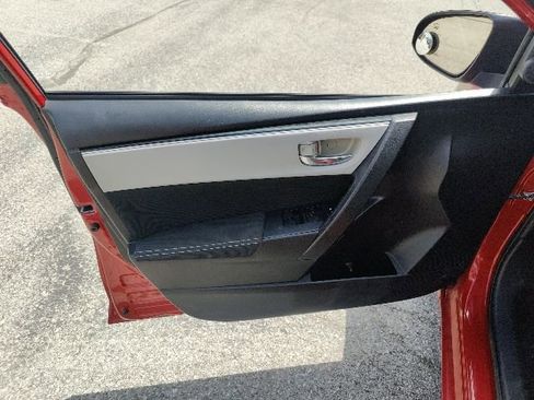 Used 2018 Toyota Corolla LE image 17