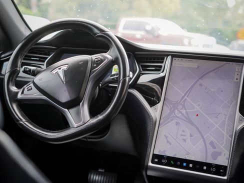 Used 2018 Tesla Model S 100D AWD/4WD image 11