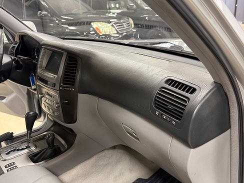Used 2006 Toyota Land Cruiser AWD/4WD image 19