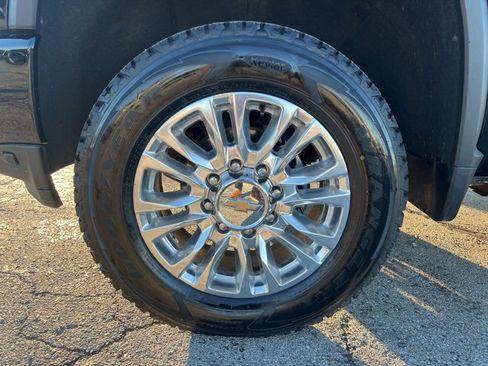 Used 2022 Chevrolet Silverado 2500 High Country image 14