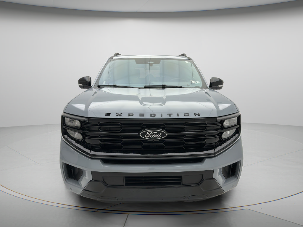 Used 2025 Ford Expedition Platinum w/ Stealth Appearance Package AWD/4WD image 2