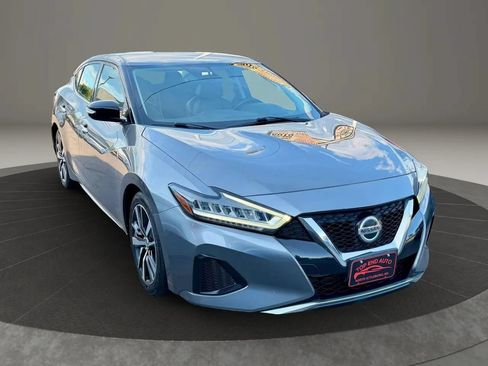 Used 2019 Nissan Maxima 3.5 SV w/ Floor Mat Group FWD image 3