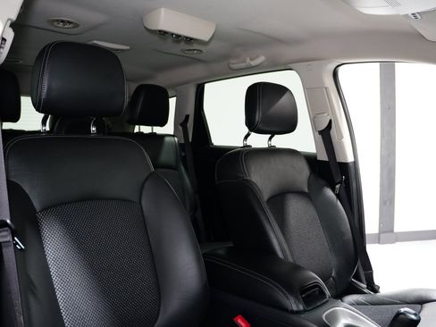 Used 2019 Dodge Journey Crossroad w/ Driver Convenience Group image 14