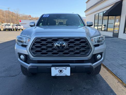 Used 2022 Toyota Tacoma TRD Off-Road image 7