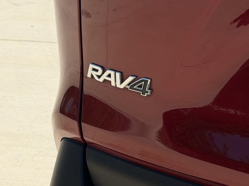Used 2022 Toyota RAV4 Limited FWD image 10