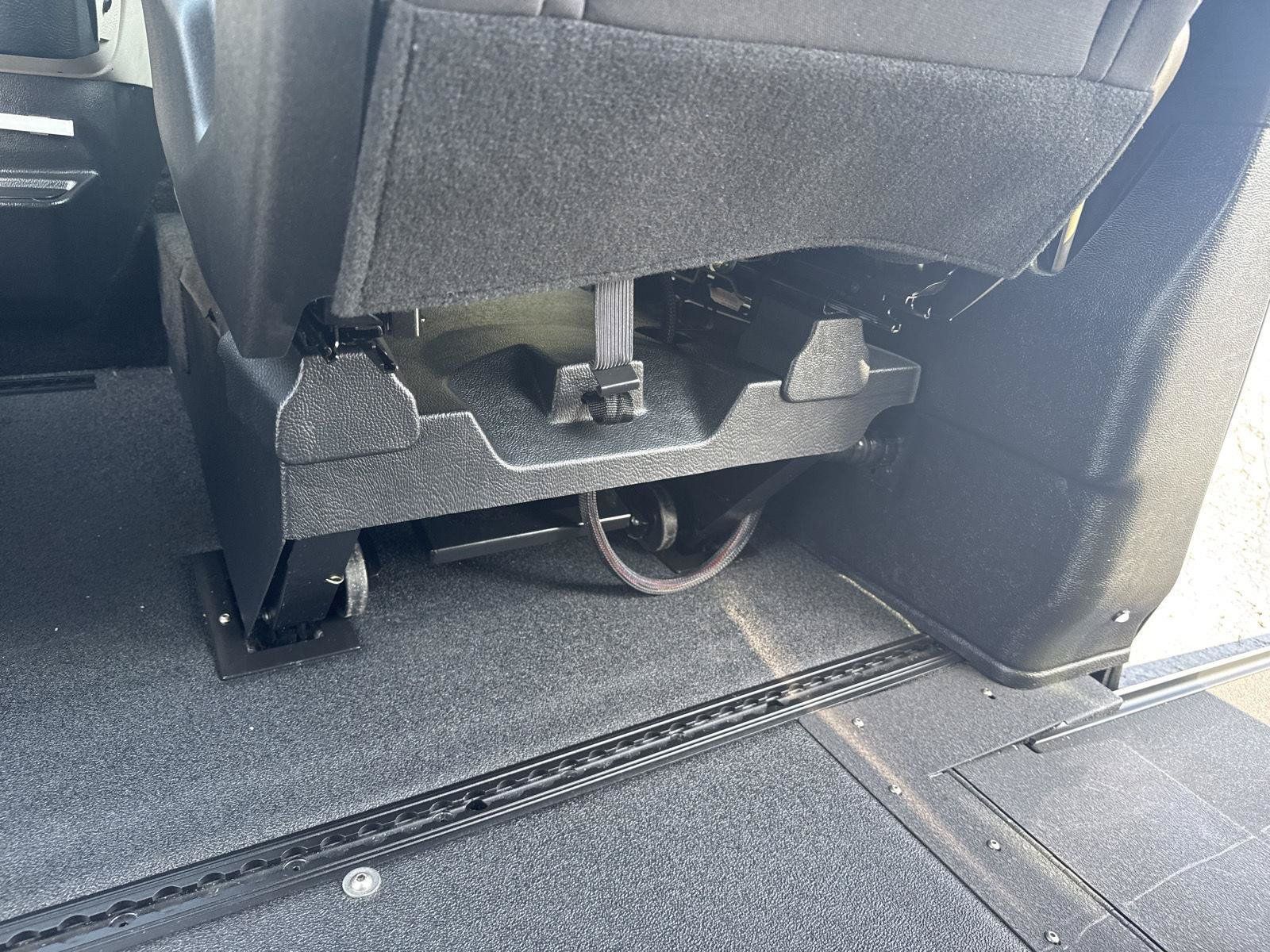 Used 2022 Chrysler Voyager LX FWD image 13