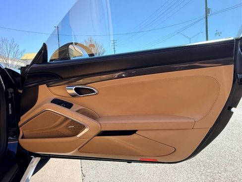 Used 2015 Porsche 911 Turbo S image 31