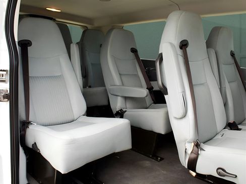 Used 2019 Ford Transit 150 XLT image 30