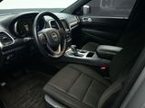 Used 2021 Jeep Grand Cherokee Laredo image 2