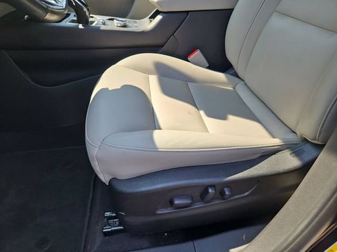 Certified 2022 Cadillac XT4 Luxury w/ Cold Weather Package FWD image 22