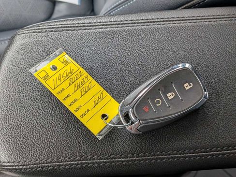 Used 2022 Chevrolet Bolt EUV Premier w/ Sun & Sound Package image 34