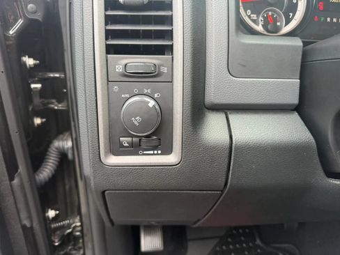 Used 2015 RAM 1500 Express w/ Black Ram 1500 Express Group AWD/4WD image 19
