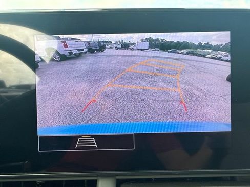 Used 2024 Chevrolet Trax RS FWD image 31