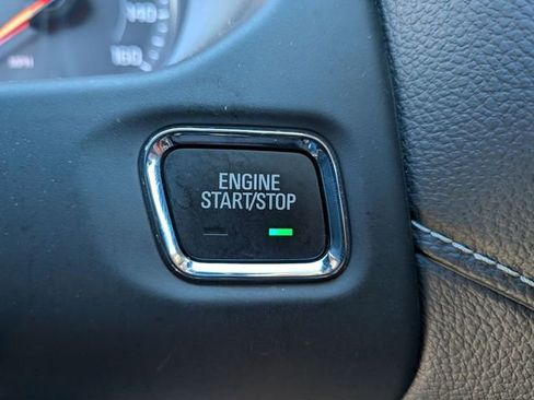 Used 2023 GMC Acadia SLE image 20