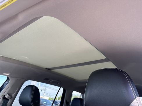 Used 2024 Volkswagen Atlas SE FWD image 25