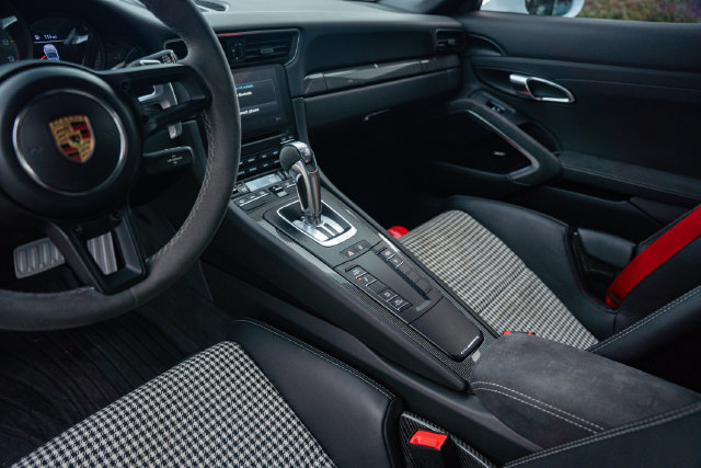 Used 2018 Porsche 911 GT3 RWD image 22