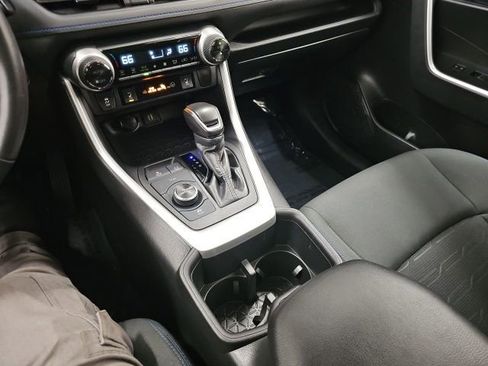 Used 2024 Toyota RAV4 SE image 22