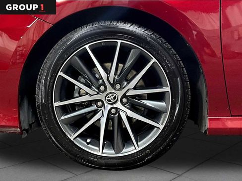 Used 2021 Toyota Camry XLE image 11