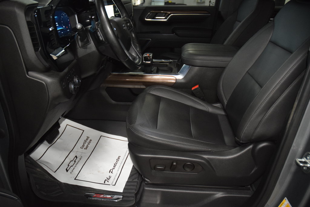 Used 2023 Chevrolet Silverado 1500 RST AWD/4WD image 36