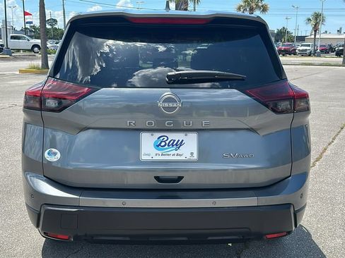Used 2024 Nissan Rogue SV AWD/4WD image 4