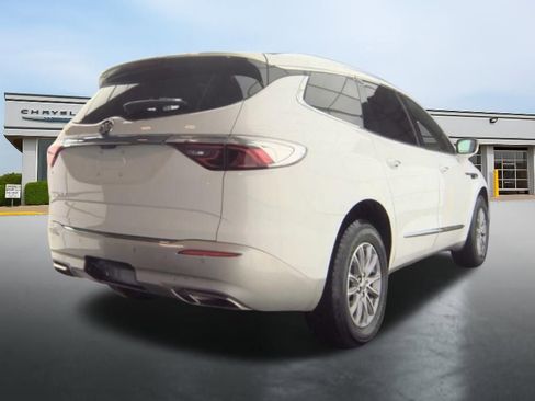 Used 2024 Buick Enclave Premium image 8