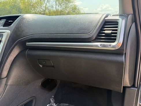 Used 2013 GMC Acadia SLE FWD image 6