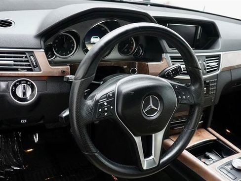 Used 2012 Mercedes-Benz E 350 4MATIC Sedan image 11