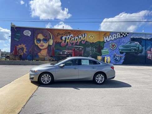 Used 2024 Chevrolet Malibu LT FWD image 2
