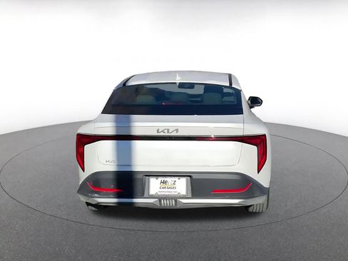 Used 2025 Kia K4 LXS image 12