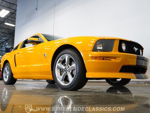 Used 2009 Ford Mustang GT Premium image 34