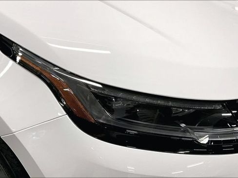 Certified 2026 Land Rover Range Rover Velar Dynamic SE AWD/4WD image 28