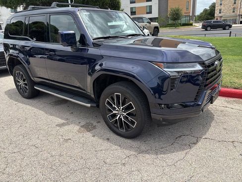 Used 2025 Lexus GX 550 w/ Accessory Package (2T) AWD/4WD image 7